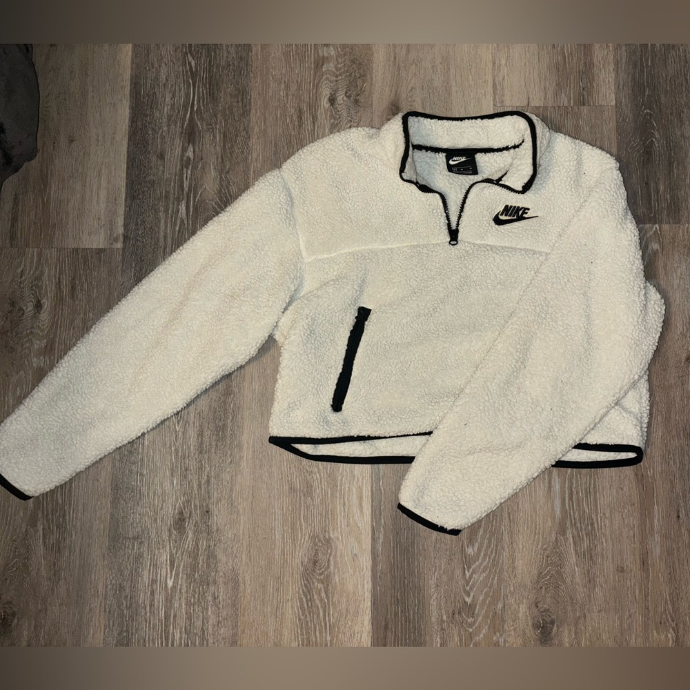 Nike crop fleece sweatshirt black and white M